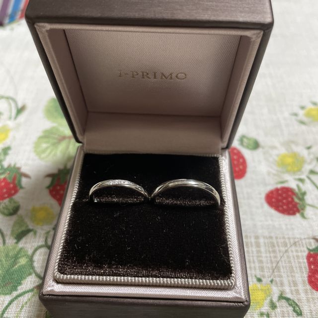 【アイプリモ(I-PRIMO)の口コミ】 2人で考えて、婚約指輪はシンプルなデザインだったので結婚指輪もシンプル…