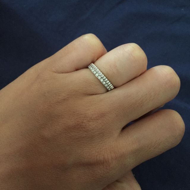 【ブシュロン(BOUCHERON)の口コミ】 シンプルでスタイリッシュなデザインが気に入ってます。エタニティリング…