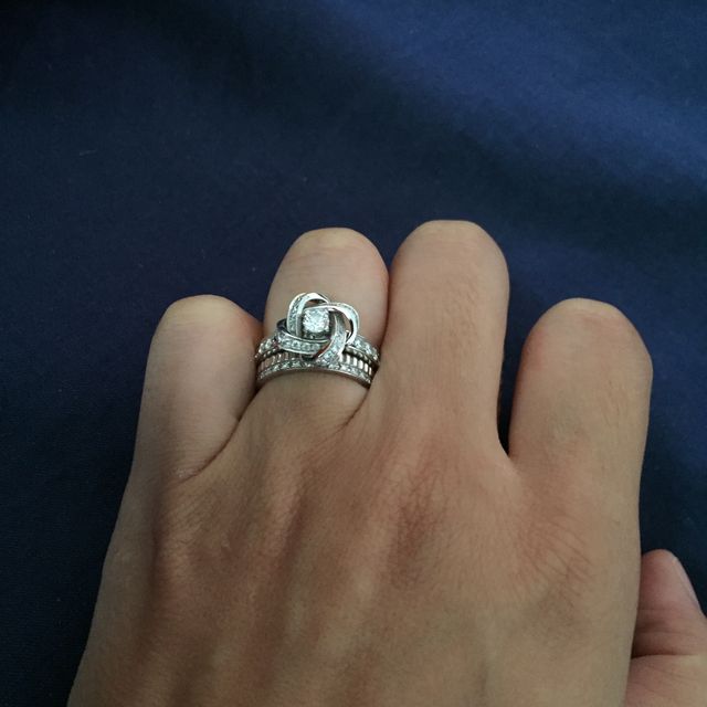 【ブシュロン(BOUCHERON)の口コミ】 シンプルでスタイリッシュなデザインが気に入ってます。エタニティリング…