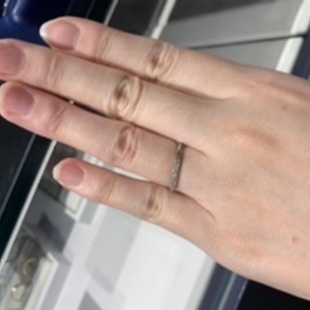 【銀座ダイヤモンドシライシの口コミ】 かわいいデザインの種類が豊富で、たくさん試着しても迷ってしまいました…