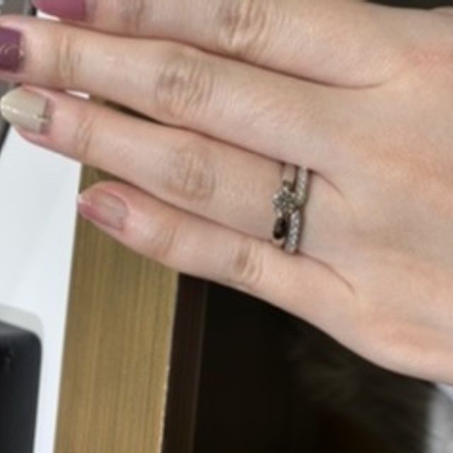 【ラザール ダイヤモンド(LAZARE DIAMOND)の口コミ】 ダイヤの質、デザインの割に、価格は手の出るものでしたのでコスパ良しだ…