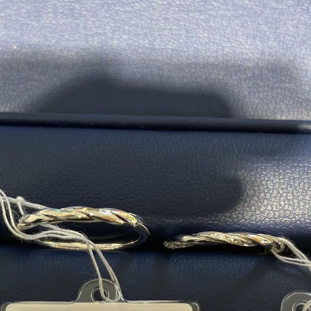 【銀座ダイヤモンドシライシの口コミ】 タイムレスラブという指輪を試着させて頂いたのですが、ねじねじがとても…