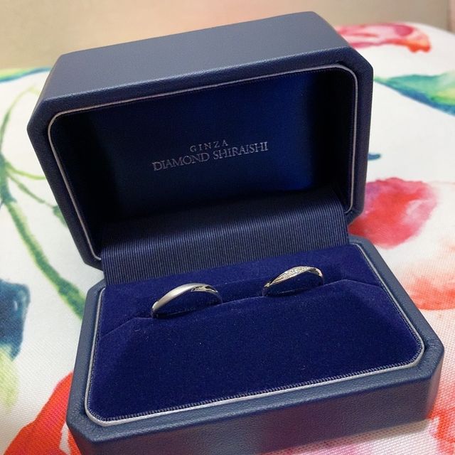 【銀座ダイヤモンドシライシの口コミ】 ウェーブがVのタイプが良いと決めていて、数種類試着させてもらい、旦那と…