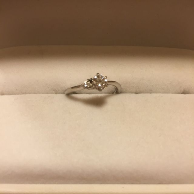 【アンジェリックフォセッテ(Angelique Fossette)の口コミ】 ダイヤとリングが店一面に展示されており、自分の好きな組み合わせでオリ…