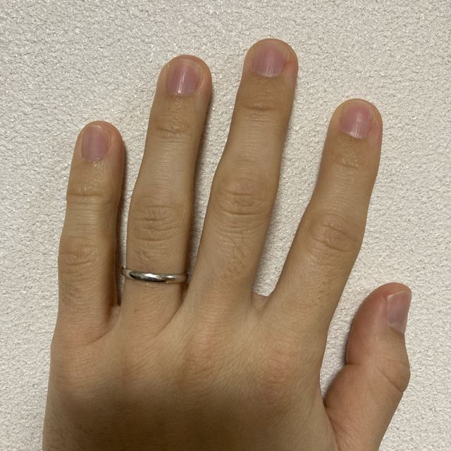【アイプリモ(I-PRIMO)の口コミ】 ダイヤなどがついてないシンプルなデザインを選定致しました。色はシルバ…