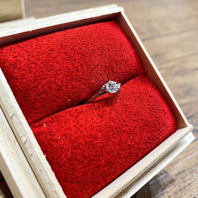 【出雲結(いずもゆい)の口コミ】 和をイメージしたデザインに一目惚れしました。
選んだものは、風をイメー…