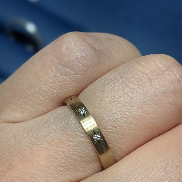 【銀座ダイヤモンドシライシの口コミ】 星型のデザインが最初見た時は少し若い世代向けに思いましたが、店員さん…