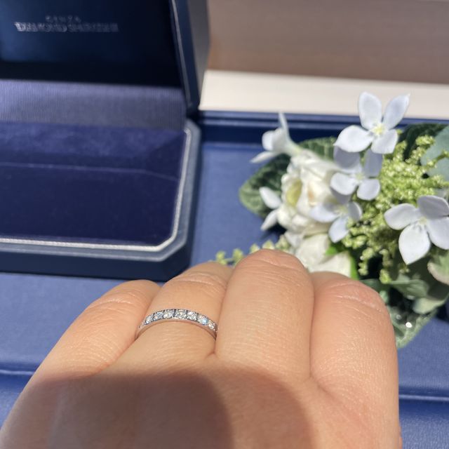 【銀座ダイヤモンドシライシの口コミ】 デザインを、変えれるのと、輝きも素敵ですし
永遠に保証があるので決めま…