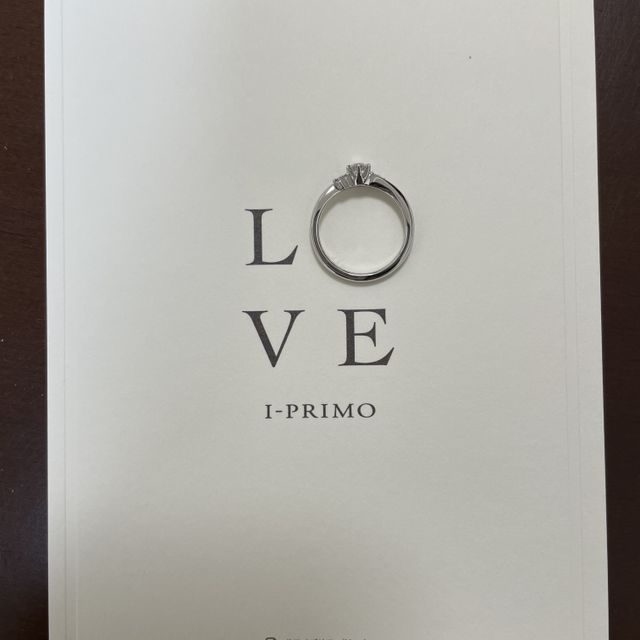 【アイプリモ(I-PRIMO)の口コミ】 ゼクシィのカタログを見て、アイプリモのシンプルなデザインを気に入りま…