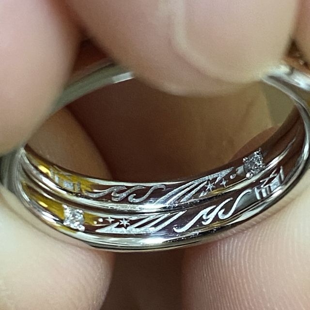 【ケイウノ ブライダル(K.UNO BRIDAL)の口コミ】 もともと既製品のデザインを気に入っていたのですが、自分たちらしさを取…