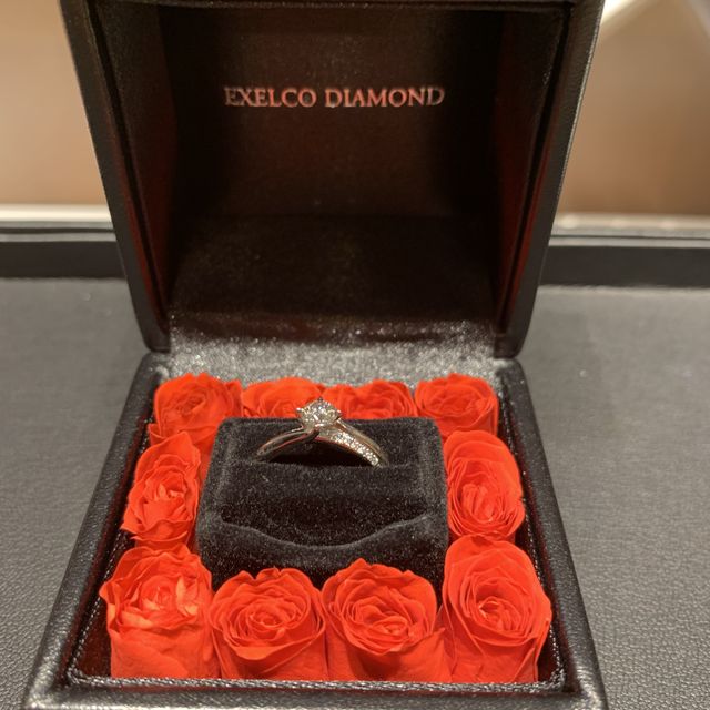 【エクセルコダイヤモンド(EXELCO DIAMOND)の口コミ】 ダイヤのカットのクオリティにこだわりを感じました。
またデザインが豊富…