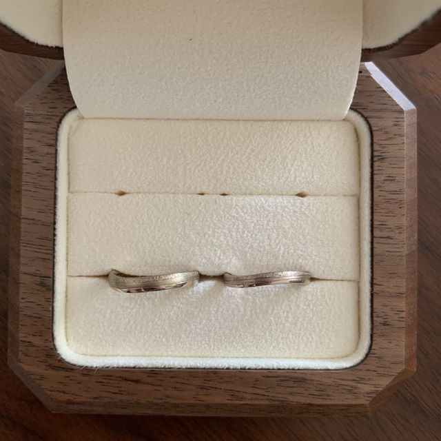 【TANZO.(鍛造指輪)の口コミ】 鍛造製法で１つ１つ職人の方が手打ちで作られるため、丈夫で変形などの心…