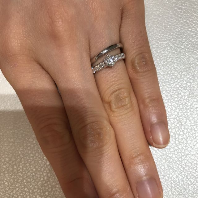 【MIKIMOTO(ミキモト)の口コミ】 結婚指はなるべくシンプルなデザインで夫婦そろって漬けられるものを選び…