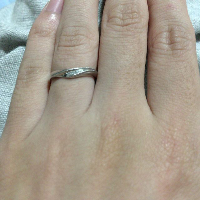 【ジュエリーツツミ(JEWELRY TSUTSUMI)の口コミ】 一目惚れで私が気に入ったのと、女性側はダイヤが入っているのがだいたい…