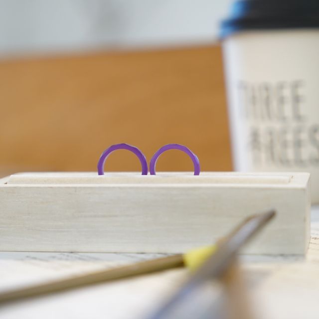 【THREE TREES(スリーツリーズ)の口コミ】 派手ではなく、シンプルなデザインなもの。
マット加工の指輪を選択。（付…