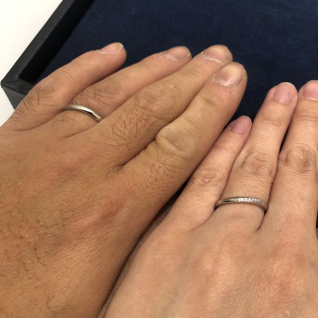 【4℃ BRIDAL(ヨンドシーブライダル)の口コミ】 指輪のデザインがそれぞれ彼と好みがばっちりあって、理想の指輪に出会え…