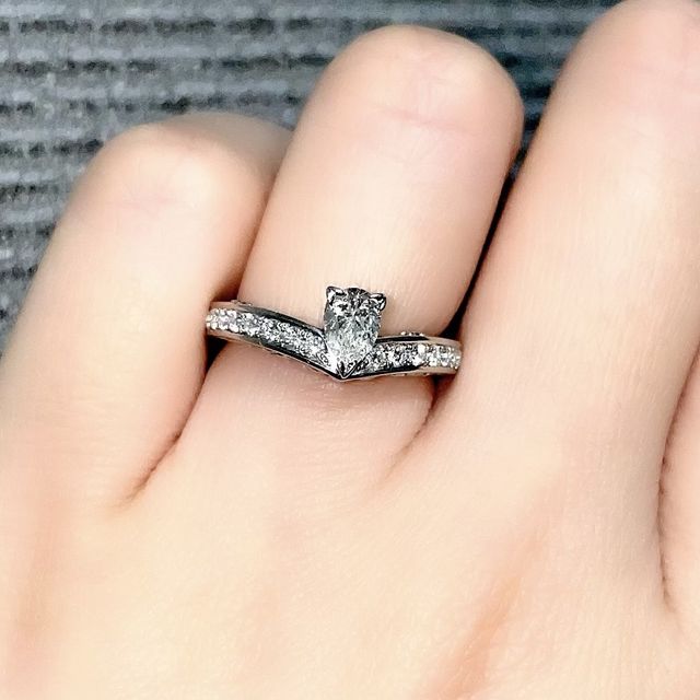 【ケイウノ ブライダル(K.UNO BRIDAL)の口コミ】 デザインをイメージ通りに仕上げて貰えたので購入を決めました。
もともと…