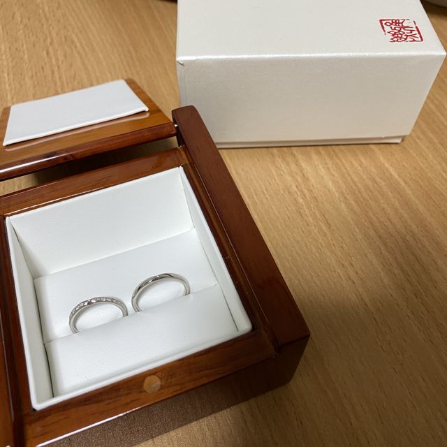 【YUKIZAKI BRIDAL(ユキザキブライダル)の口コミ】 いくつになっても付けていられるデザインになっていて素敵でした。
この他…