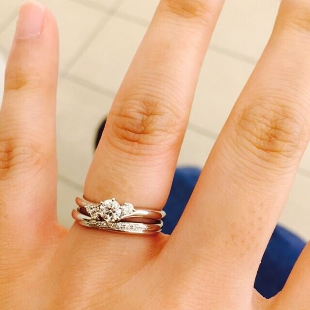 【銀座ダイヤモンドシライシの口コミ】 ストレートのように見えて実は滑らかなカーブ。メレダイヤが左右非対称で…