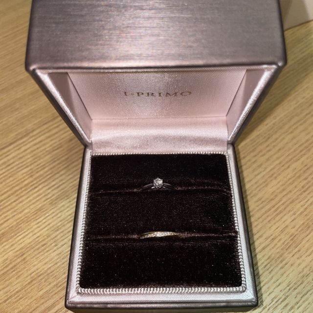 【アイプリモ(I-PRIMO)の口コミ】 結婚指輪→ヘラクレス、ゴールド
ダイアモンドが15粒埋め尽くされてお…