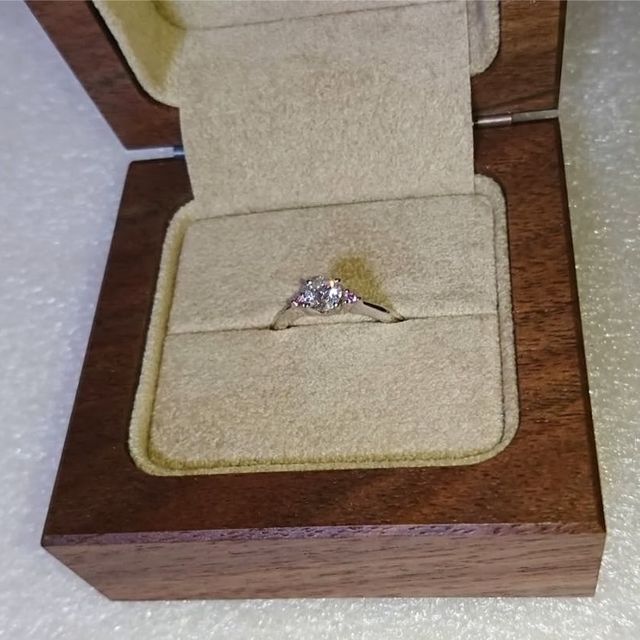 【入倉康ジュエリー工房の口コミ】 セミオーダーで、美しいダイヤモンドにぴったり合う希少なピンクダイヤモ…