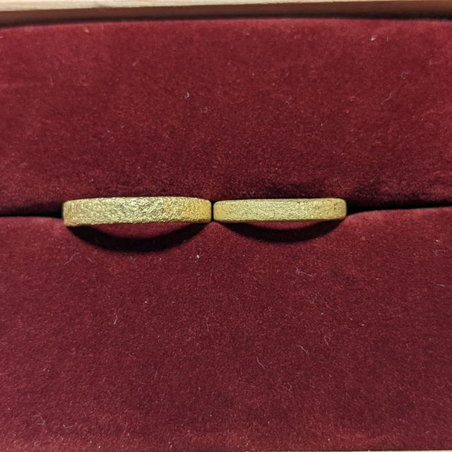 【ichi(イチ)の口コミ】 石地と唐草模様に惹かれお店に伺いました。どちらとも指輪に入れようとい…