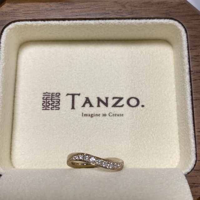 【TANZO.(鍛造指輪)の口コミ】 ①他人と被りたくない。
②ダイヤたくさん入れてキラキラさせたいけど値段は…