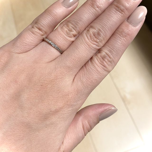 【銀座ダイヤモンドシライシの口コミ】 色々試させていただいた中から自分の指に合ったものを選びました。シンプ…