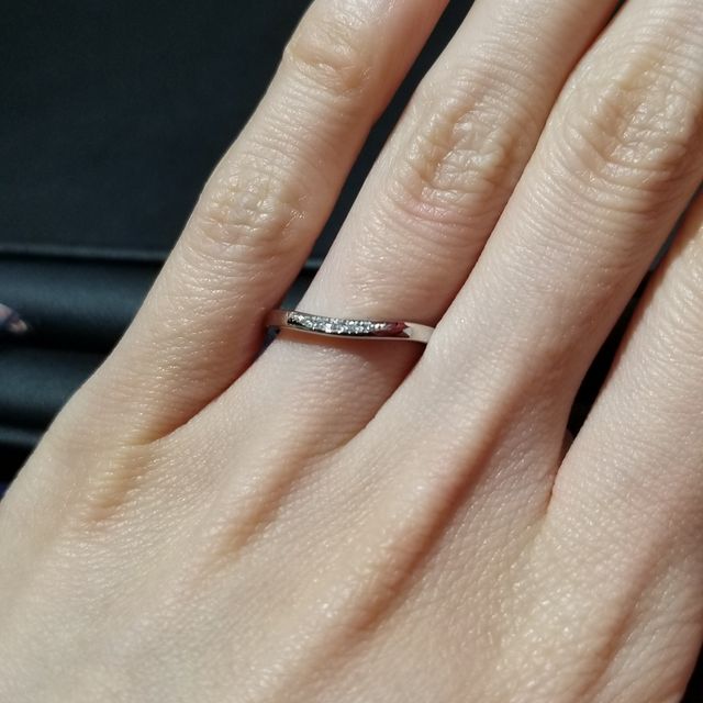 【ラザール ダイヤモンド【取扱店販売】の口コミ】 個性的な形です！王道よりも、個性的なものが好きな方、お洒落な方におす…