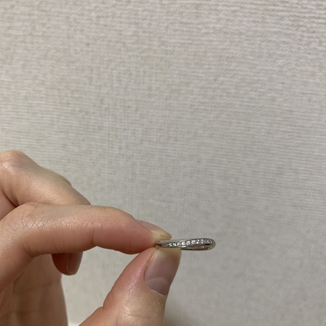 【銀座ダイヤモンドシライシの口コミ】 ずっとキラキラしている結婚指輪を購入したいと思っており、シンプルにな…