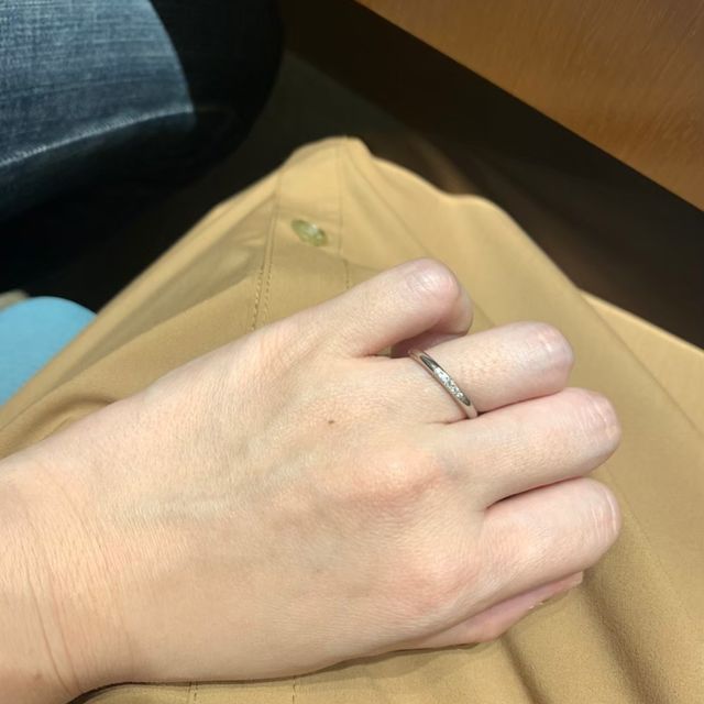 【銀座ダイヤモンドシライシの口コミ】 まず一番驚いたのは指輪をつけた時の感覚で、何の引っ掛かりもなくとても…