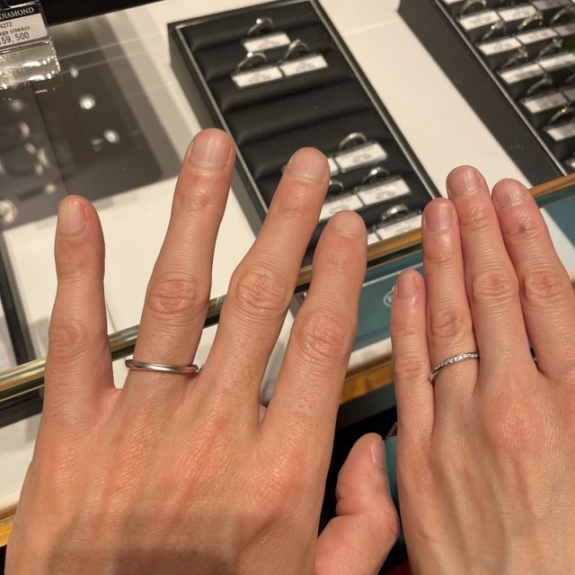 【銀座ダイヤモンドシライシの口コミ】 ダイヤモンドを輝かせるデザインのものが多いが、毎日つけるので仕事に支…