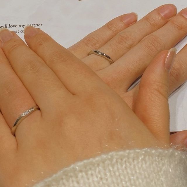 【ラザール ダイヤモンド(LAZARE DIAMOND)の口コミ】 ダイヤモンドの輝きがとても印象的だったこと。シンプルなデザインではあ…