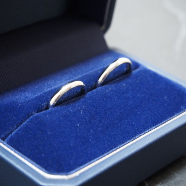 【銀座ダイヤモンドシライシの口コミ】 少しデザインのあるものや石が入ったものも迷っていましたが、実際に試着…