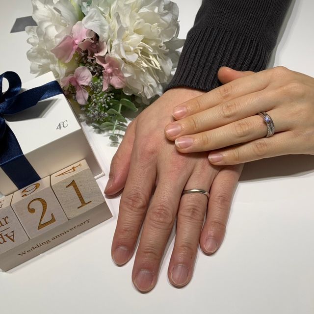 【4℃ BRIDAL(ヨンドシーブライダル)の口コミ】 彼が婚約指輪を選んでくれた時に、ウェーブラインの指輪がとても綺麗で、…