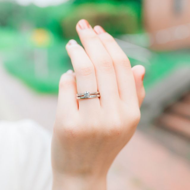 【銀座ダイヤモンドシライシの口コミ】 たくさんの指輪を試着させていただくなかで、クロスする形でデザインされ…