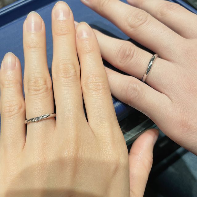 【銀座ダイヤモンドシライシの口コミ】 デザインと着用した時のしっくり感です。リングが少し丸みを帯びているの…