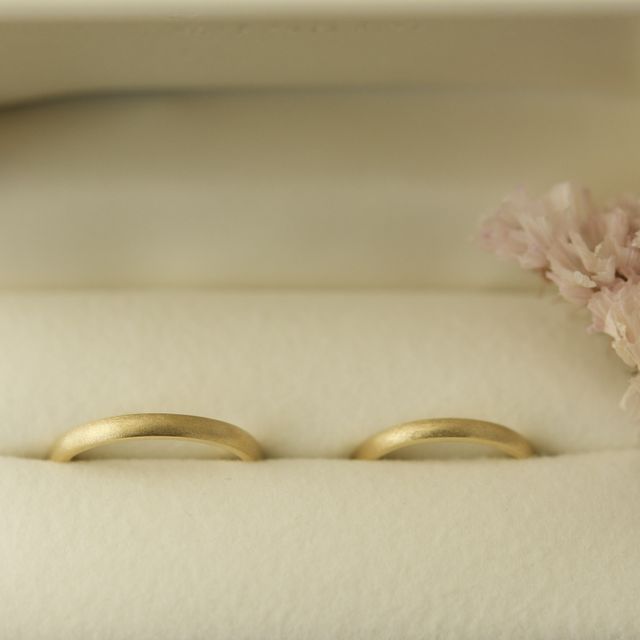 【CRAFY(クラフィ)の口コミ】 ゴールドでマットな加工のみのシンプルなものと決めていきました。マット…