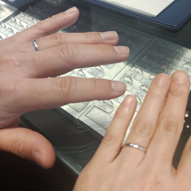 【エクセルコダイヤモンド(EXELCO DIAMOND)の口コミ】 なんといってもつけ心地が良く肌にフィットする形が最高でした。二人共に…