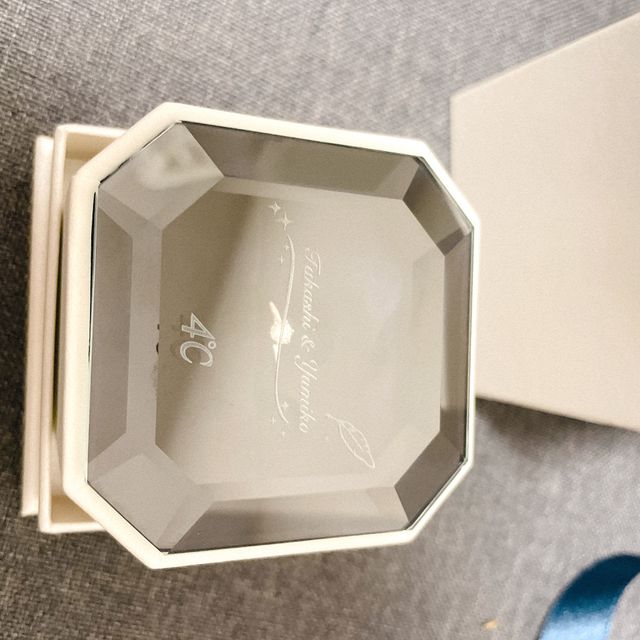 【4℃ BRIDAL(ヨンドシーブライダル)の口コミ】 シンプルながら保証もしっかりしており、また、価格が高すぎないところが…