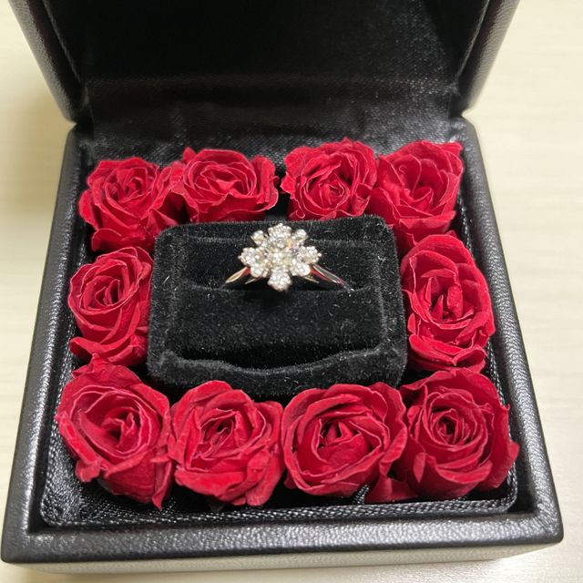 【エクセルコダイヤモンド(EXELCO DIAMOND)の口コミ】 デザインは相手の一目惚れです。いろいろと見て迷いましたが、ダイヤの大…