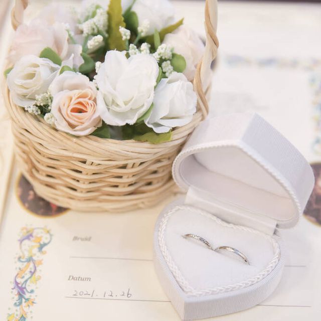 【アイプリモ(I-PRIMO)の口コミ】 シンプルだけどシンプルすぎないデザインで、おすすめです。
新婦の指輪に…