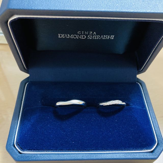 【銀座ダイヤモンドシライシの口コミ】 多くの指輪の種類がある中、こちらのスタッフの方より、重ね付けの提案を…
