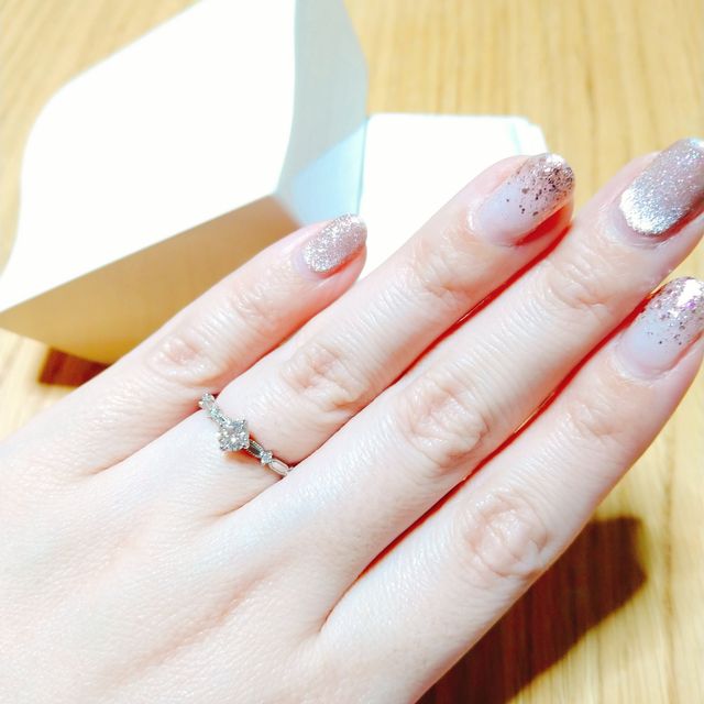 【LUCIE(ルシエ)の口コミ】 王道の婚約指輪！！と思っていたけど、夫が見つけてきたルシエの指輪を見…