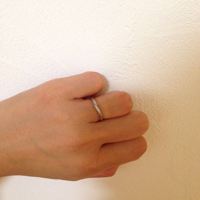 【4℃ BRIDAL(ヨンドシーブライダル)の口コミ】 指が長く、細めのタイプの方には華奢なデザインなのでとてもオススメです…