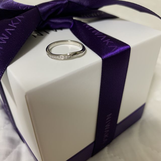 【俄(にわか)の口コミ】 結婚指輪単体で可愛いものがよかったので、ダイヤ付きで探していました。…