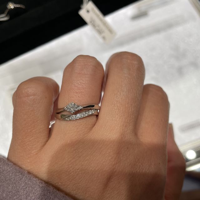 【ヴァンドーム青山(VENDOME AOYAMA)の口コミ】 婚約指輪に関しては、私の気に入ったデザインのものは新作でダイヤのカラ…