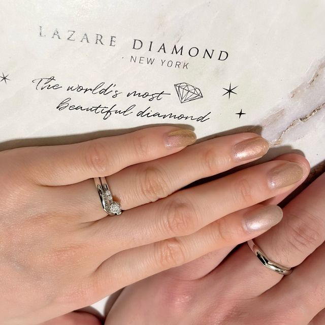 【ラザール ダイヤモンド(LAZARE DIAMOND)の口コミ】 シンプルすぎず、華やかすぎないリングを探していました。婚約指輪を結婚…