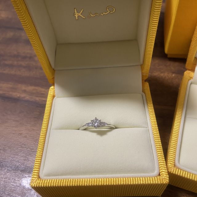 【ケイウノ ブライダル(K.UNO BRIDAL)の口コミ】 何軒か指輪のお店をまわりました。その中でこの指輪が私も彼も1番気に入り…