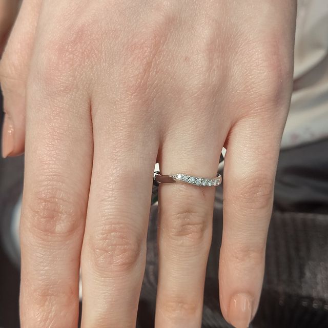 【ラザール ダイヤモンド(LAZARE DIAMOND)の口コミ】 普段、仕事で指輪ができないため、ダイヤモンドがたくさんついているきら…